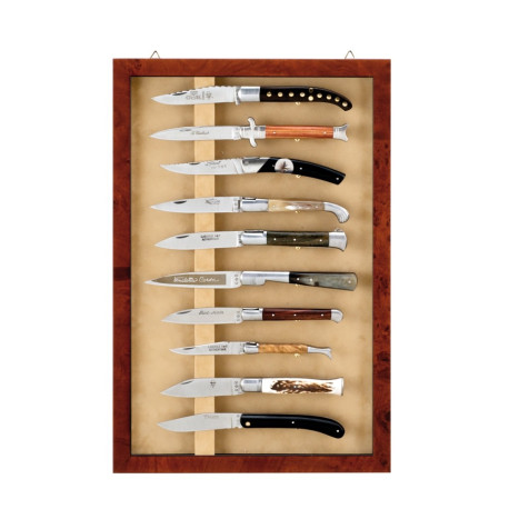 Wall-hanging 10 knives display - Image 663